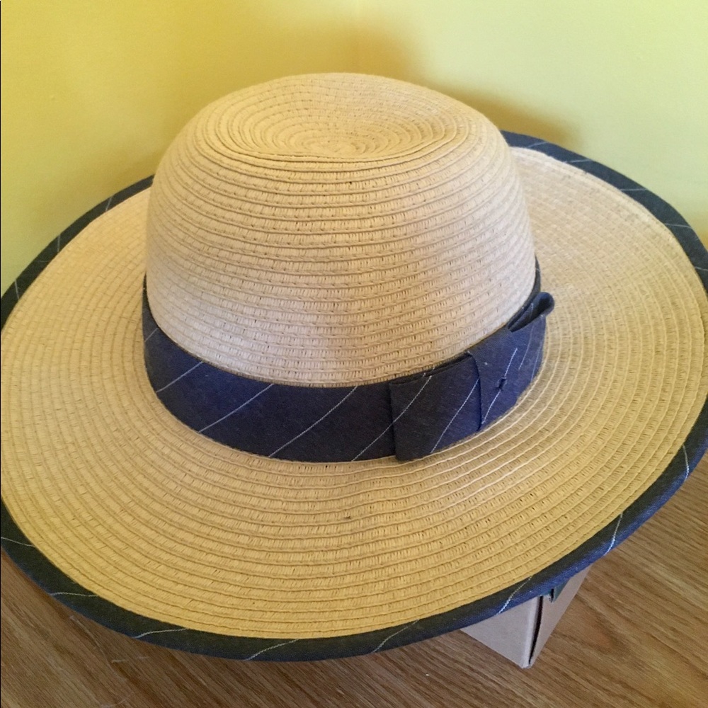New Goorin Bros. floppy straw hat. Blue ribbon